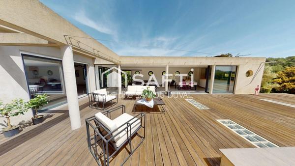 Le Beausset – Villa contemporaine de prestige au cœur de la Provence à 15 minutes de Bandol, au sein d’un environnement naturel préservé, découvrez une propriété d’exception où élégance, confort et art de vivre se conjuguent parfaitement