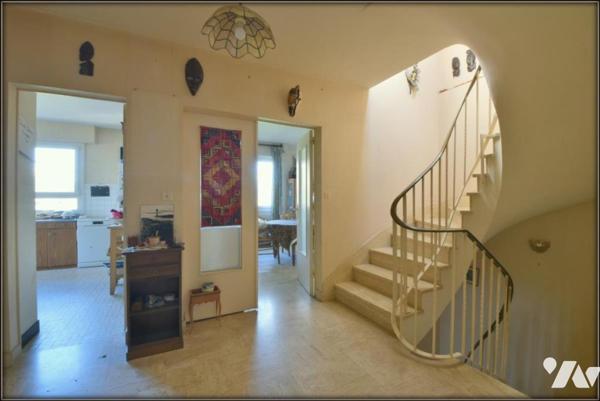 GRANDE MAISON FAMILIALE LE RHEU CENTRE VILLE