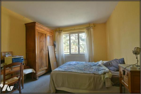 GRANDE MAISON FAMILIALE LE RHEU CENTRE VILLE