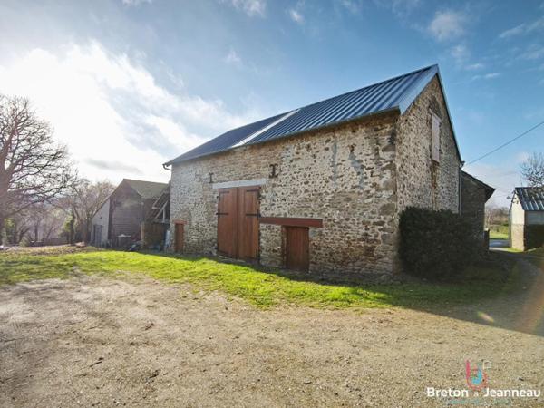 Corps de ferme sur 7 hectares à Saint Pierre des Nids