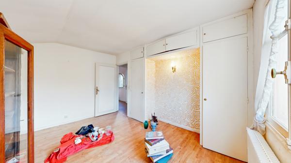 Falicon (06950) Maison à rénover, piscine, terrain 1660 m²