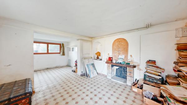 Falicon (06950) Maison à rénover, piscine, terrain 1660 m²