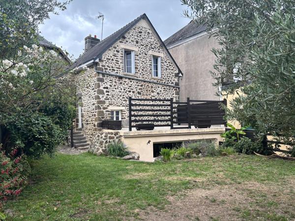 Maison de ville à Ambrières les Vallées