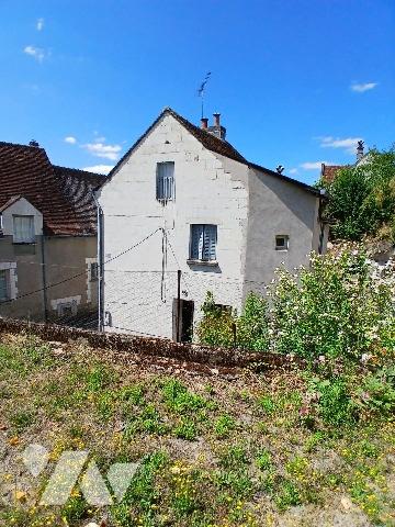Maison de ville à restaurer avec garage