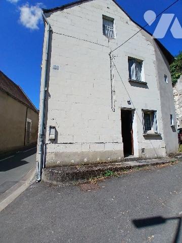 Maison de ville à restaurer avec garage