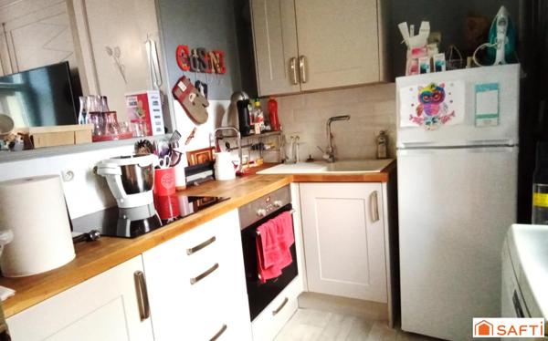 Plein coeur cité médiévale, maison de ville 3 ch