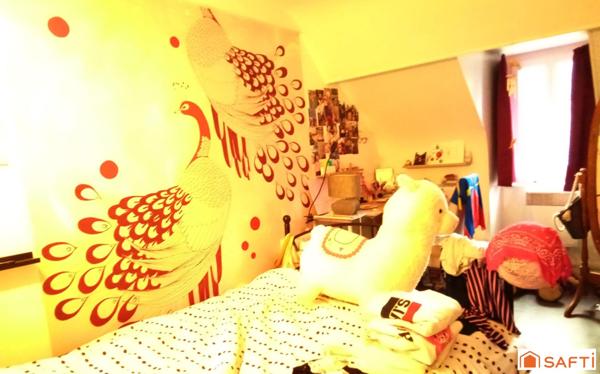 Plein coeur cité médiévale, maison de ville 3 ch