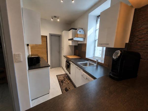 Vente                                                      Maison de village
                        
                     5 pièces                      93 m2                     à Le Luc