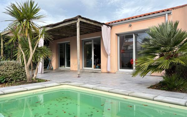 Maison à vendre    3 pièces •  Royan