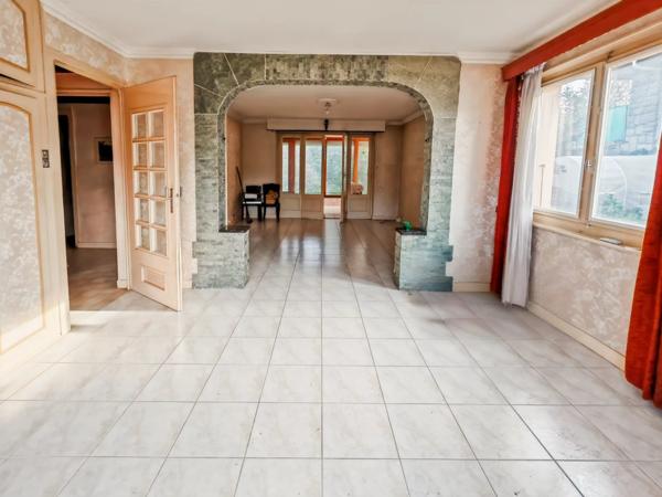 Maison 7 pièces – Environ 180 m² habitables + sous-sol – Quartier résidentiel Gaillard – Fort potentiel !