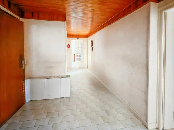 Maison 7 pièces – Environ 180 m² habitables + sous-sol – Quartier résidentiel Gaillard – Fort potentiel !