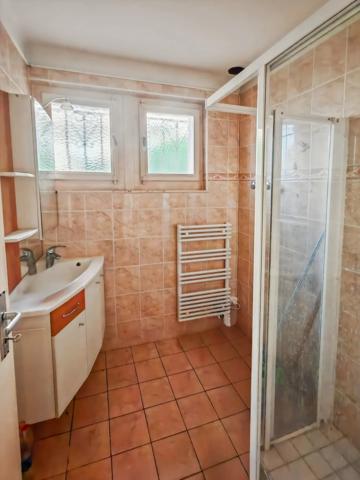 Maison 7 pièces – Environ 180 m² habitables + sous-sol – Quartier résidentiel Gaillard – Fort potentiel !