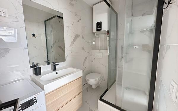 Appartement à vendre    2 pièces • 32,80 m2 Paris 16