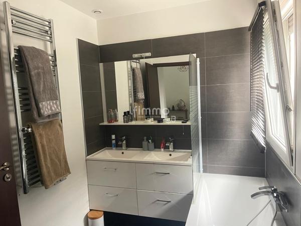 Maison familiale avec sous sol aménageable - idéal activité libérale -