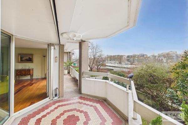 FRONT DE SEINE - APPARTEMENT EXCEPTIONNEL DE 138 M² VUE SEINE ET ÎLE DE LA JATTE.