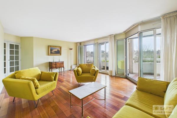 FRONT DE SEINE - APPARTEMENT EXCEPTIONNEL DE 138 M² VUE SEINE ET ÎLE DE LA JATTE.