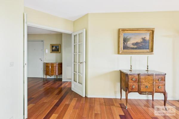 FRONT DE SEINE - APPARTEMENT EXCEPTIONNEL DE 138 M² VUE SEINE ET ÎLE DE LA JATTE.