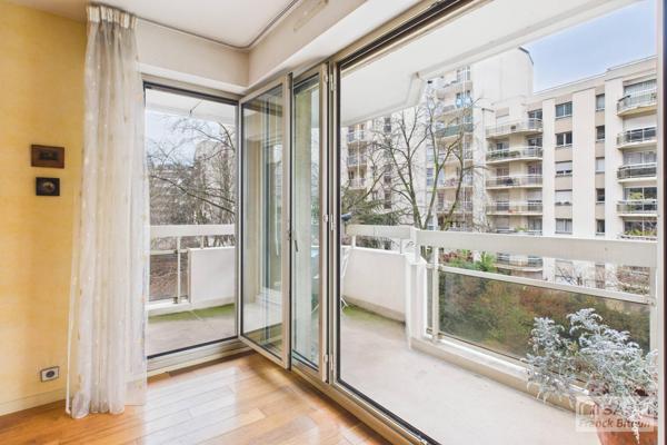 FRONT DE SEINE - APPARTEMENT EXCEPTIONNEL DE 138 M² VUE SEINE ET ÎLE DE LA JATTE.