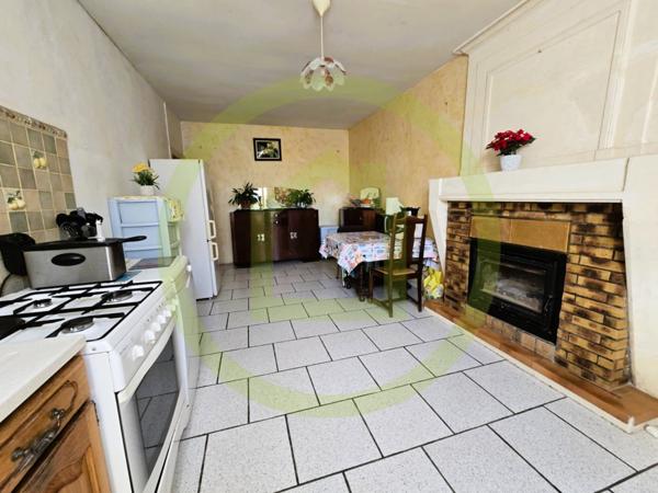 Maison à SAINT BONNET SUR GIRONDE (17150)