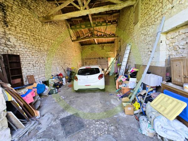 Maison à SAINT BONNET SUR GIRONDE (17150)