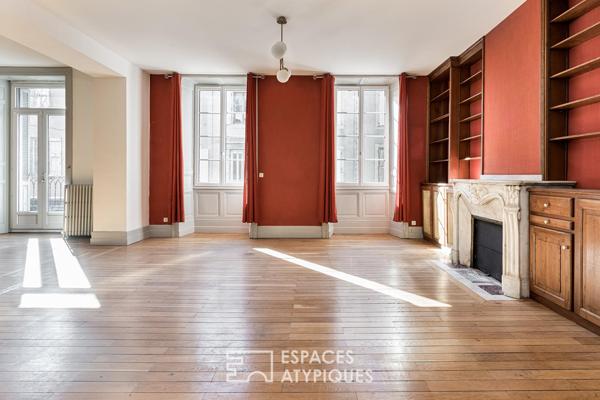 Immeuble Art Déco avec jardin et garage en centre ville
