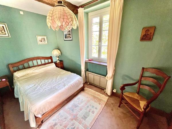 Élégante Propriété 2 maisons, 1 appart sur 8,5 ha avec étangs et bois