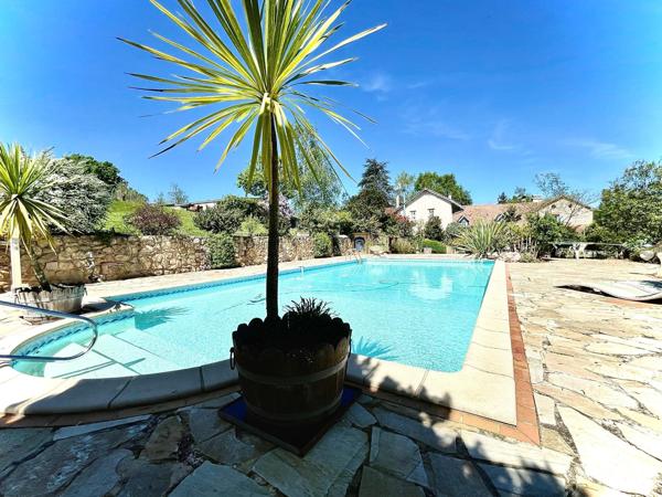 Élégante Propriété 2 maisons, 1 appart sur 8,5 ha avec étangs et bois