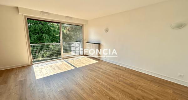 Location Appartement 4 pièces 83 m² - Sèvres 92310