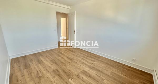 Location Appartement 4 pièces 83 m² - Sèvres 92310
