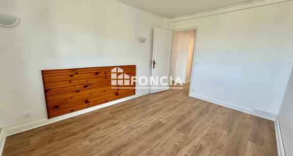 Location Appartement 4 pièces 83 m² - Sèvres 92310