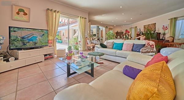 Villa à vendre à Saint-Raphaël dans le Var (83700), ref : 1001076