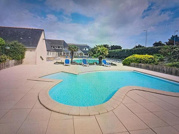 Appartement duplex avec deux chambres et plage et commerces à pied