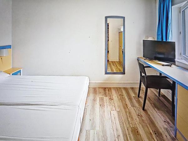 Appartement duplex avec deux chambres et plage et commerces à pied