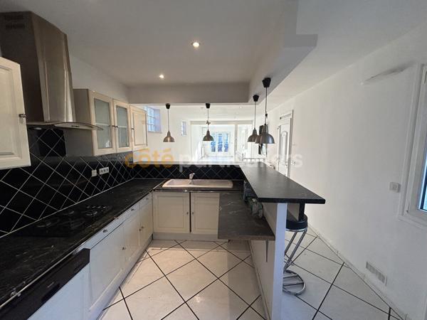 Vente
                Maison62 m² - 4 Pièces -
                    VILLENEUVE LE ROI (94290)