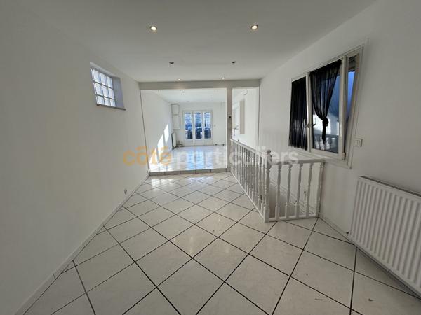 Vente
                Maison62 m² - 4 Pièces -
                    VILLENEUVE LE ROI (94290)