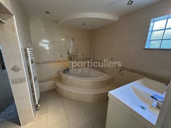 Vente
                Maison62 m² - 4 Pièces -
                    VILLENEUVE LE ROI (94290)
