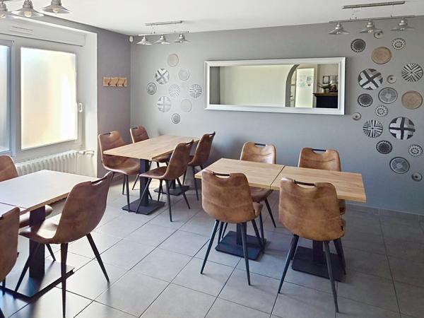 Local Commercial
         11 pièces
        - 202 m² Exclusivité 325 000 € *