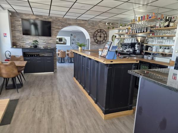 Local Commercial
         11 pièces
        - 202 m² Exclusivité 325 000 € *