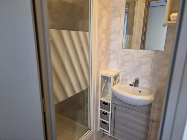 Local Commercial
         11 pièces
        - 202 m² Exclusivité 325 000 € *