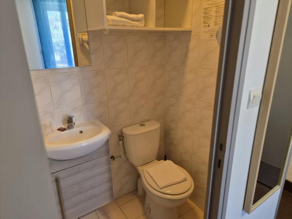 Local Commercial
         11 pièces
        - 202 m² Exclusivité 325 000 € *