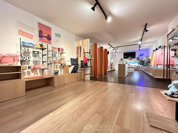 Local commercial centre ville de La Rochelle 59 000 € **  - Référence  FB677HDO