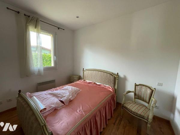 VILLECOMTAL/ARROS (32) Belle villa plain-pied de 2006 sur 615m².