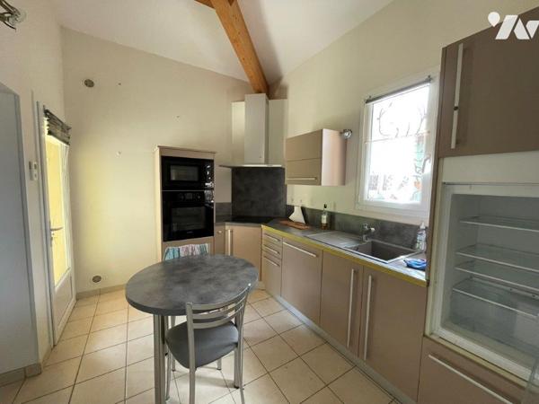 VILLECOMTAL/ARROS (32) Belle villa plain-pied de 2006 sur 615m².
