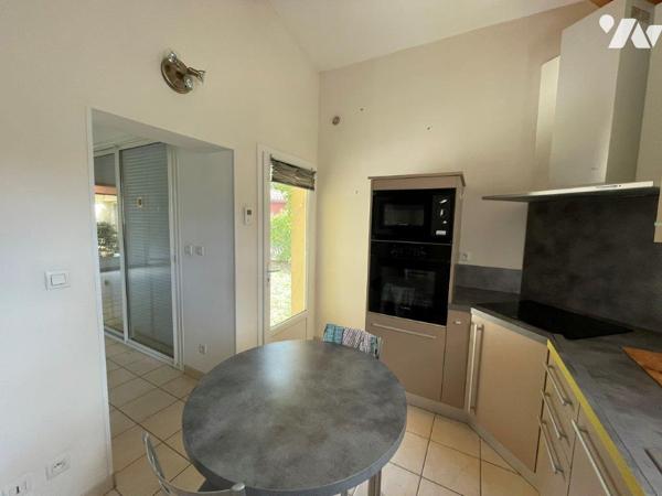 VILLECOMTAL/ARROS (32) Belle villa plain-pied de 2006 sur 615m².