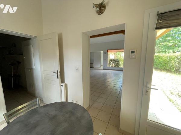 VILLECOMTAL/ARROS (32) Belle villa plain-pied de 2006 sur 615m².