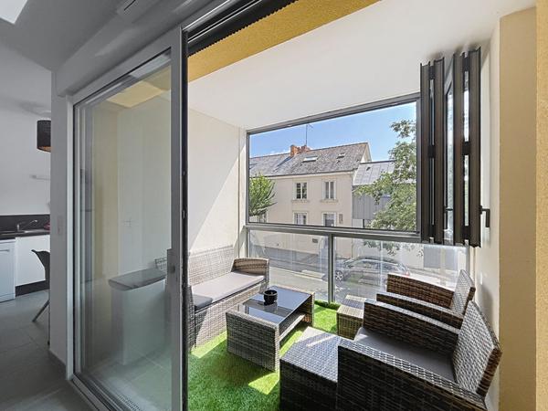 A vendre - Appartement T3 de 67 m² vendu meublé, avec balcon et parking, dans résidence récente (2021) avec ascenseur "Angers Gare/ Pont Noir"