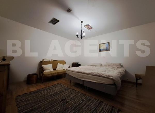 Maison en pierre avec grange