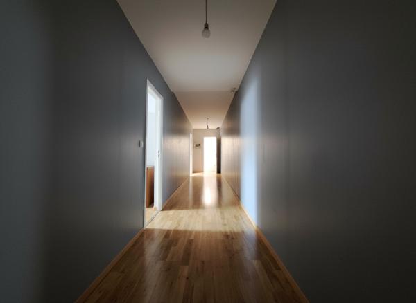 Maison en pierre avec grange