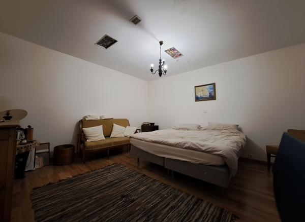 Maison en pierre avec grange