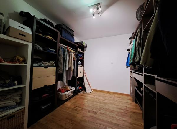 Maison en pierre avec grange